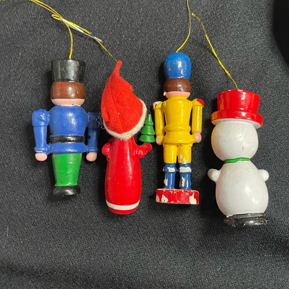 VTG Set of 4 Small Festive Wooden Toy Christmas Ornaments - Picture 4 of 8